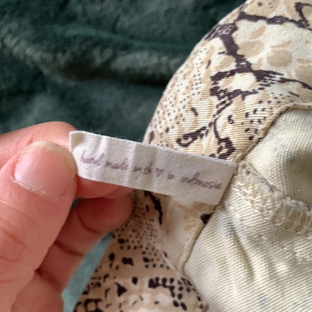 Spell Aloha Python shorts XS preowned - Picture 12 of 16